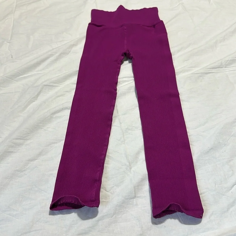 FREE PEOPLE MAGENTA RIBBED WORKOUT LEGGINGS M/L